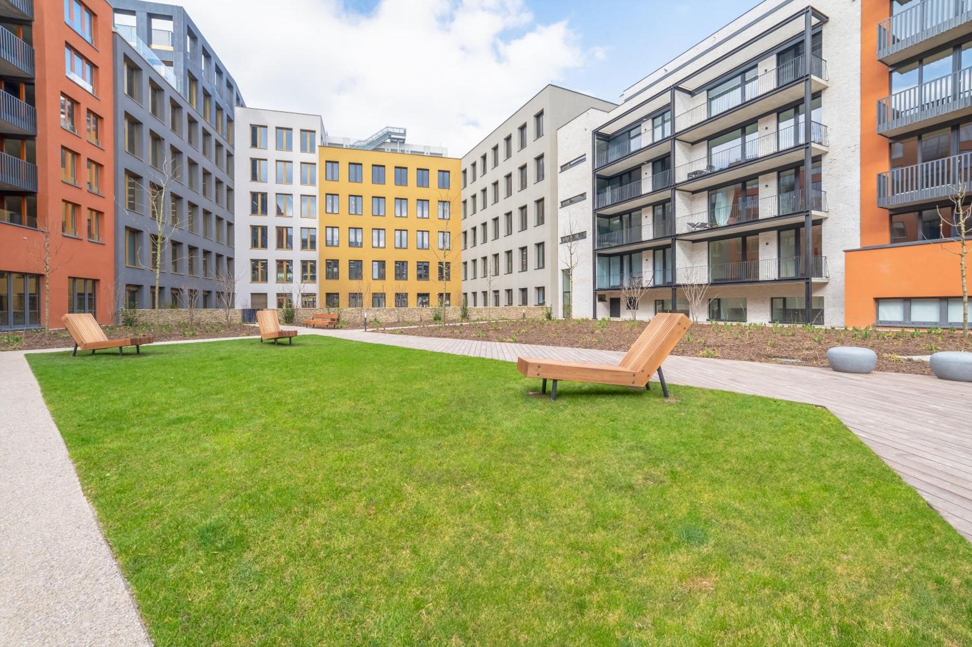Premium Woodsy With Parking Garage By Rentez Apartament Praga