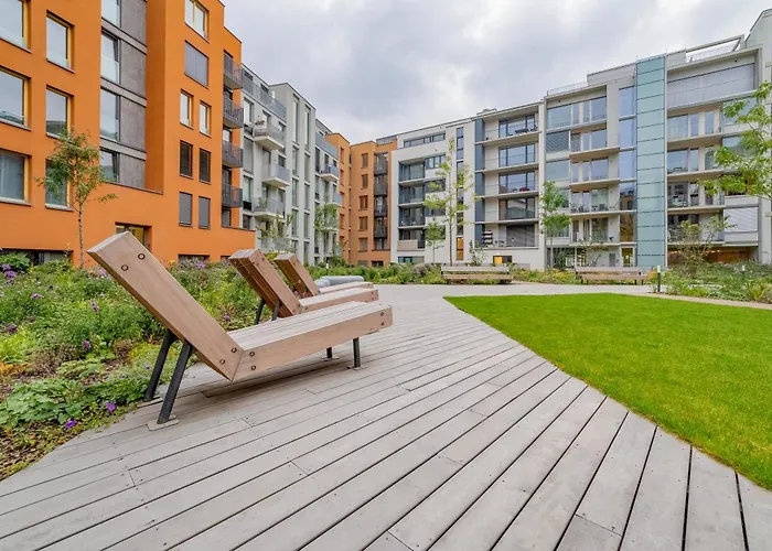 Premium Woodsy Apartment With Parking Garage By Rentez